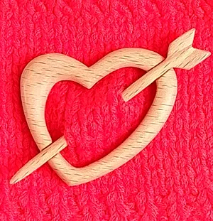 Heart's Arrow: Handcrafted Beechwood Brooch